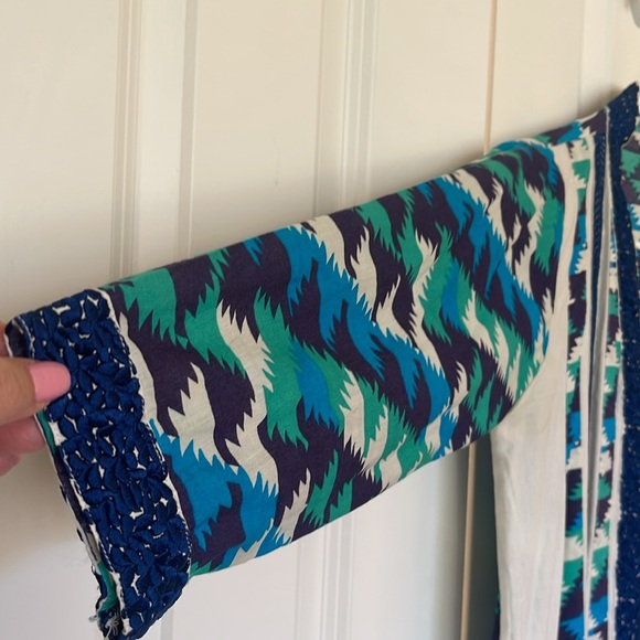 Khaadi Pakistani Indian kurta with stripes of printed cloth and embroidery. - Picture 5 of 9